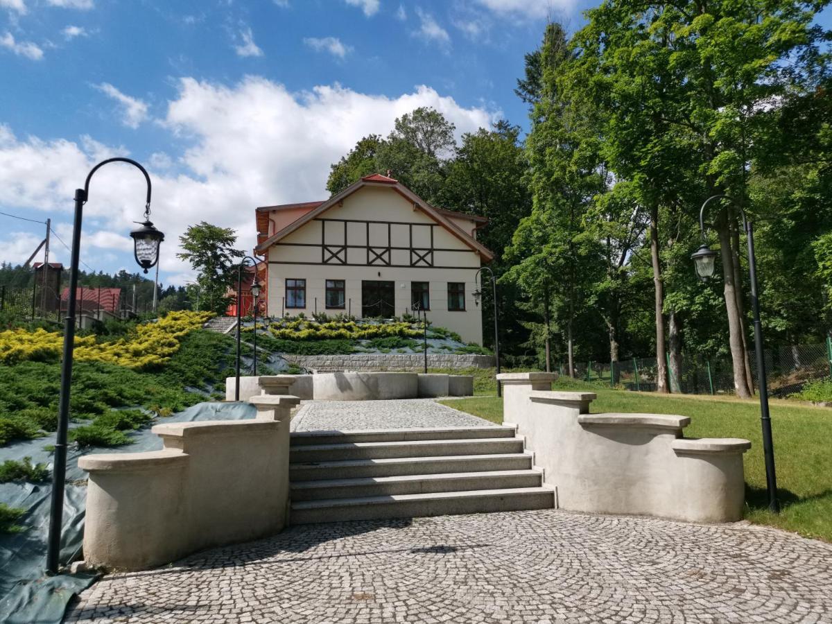 Pensjonat Petite Charlotta Jedlina-Zdroj Exterior foto